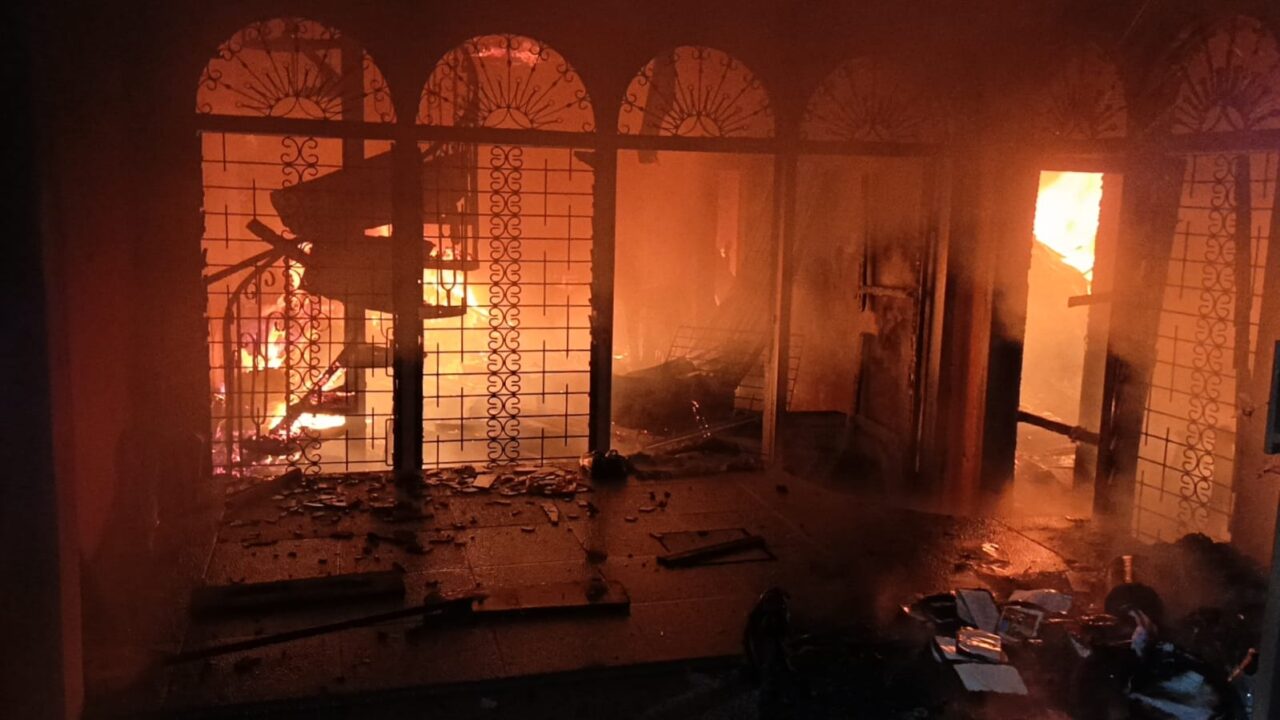 kebakaran-di-jalan-50-kota-siteba,-kerugian-capai-rp500-juta