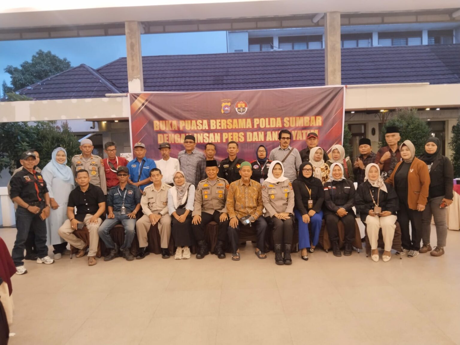 perkuat-kemitraan,-bidhumas-polda-sumbar-gelar-buka-puasa-bersama-wartawan