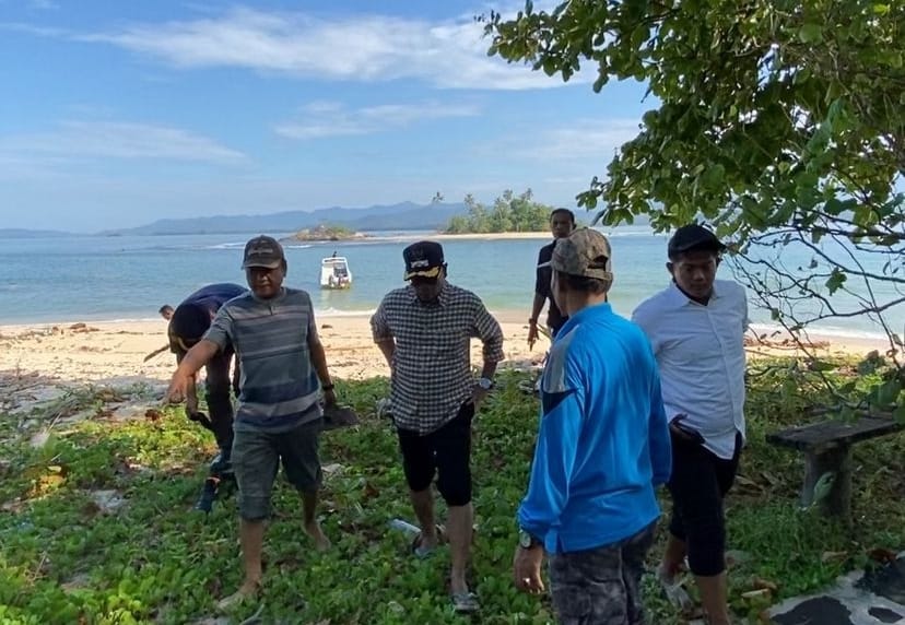 tinjau-pulau-semangki,-wabup-pessel-soroti-proyek-wisata-rp4,7-miliar-yang-kini-terbengkalai