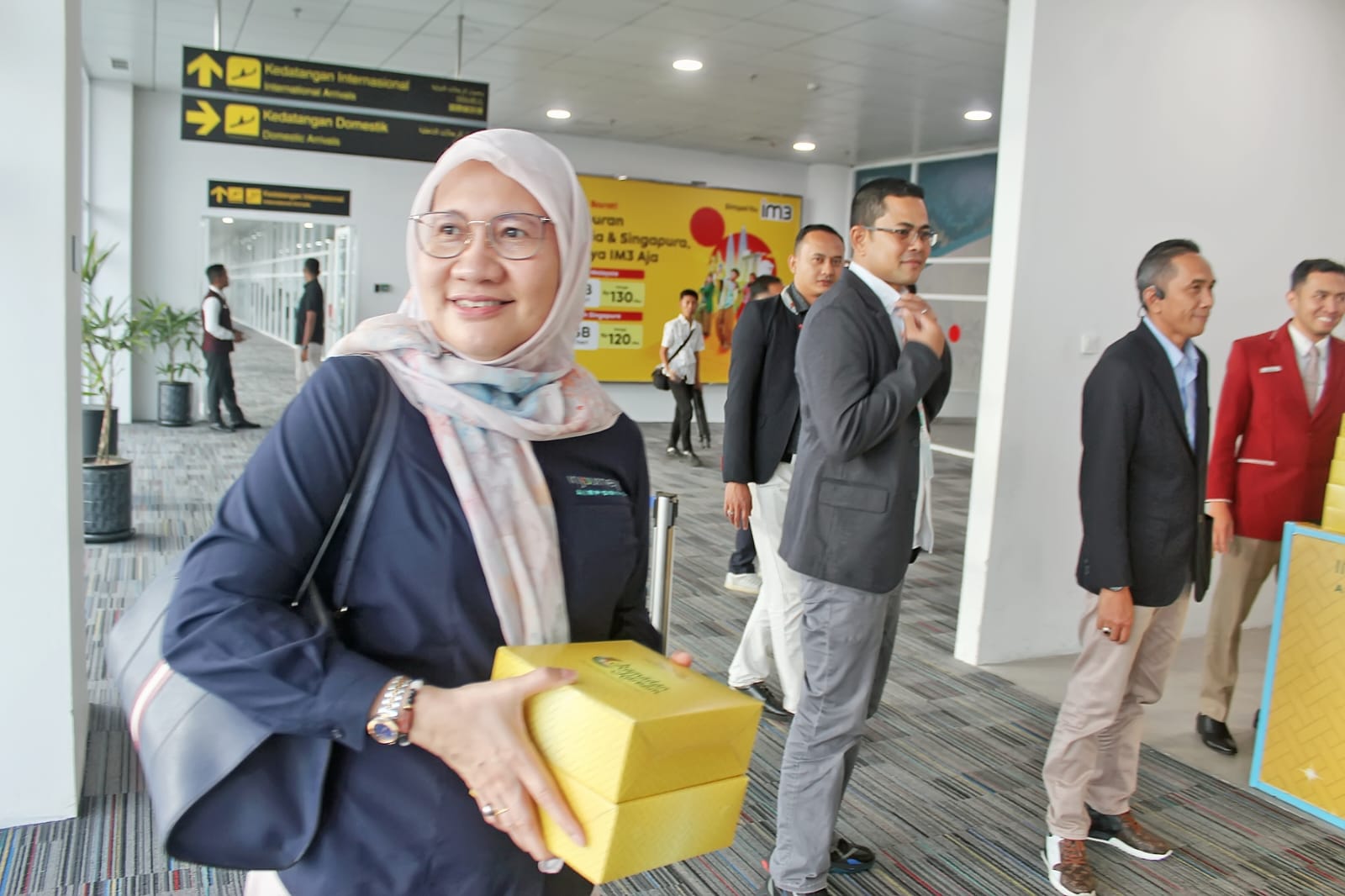 imelda-sari-terkesan-nuansa-baru-bim-sambut-perantau-dengan-tarian-tradisional