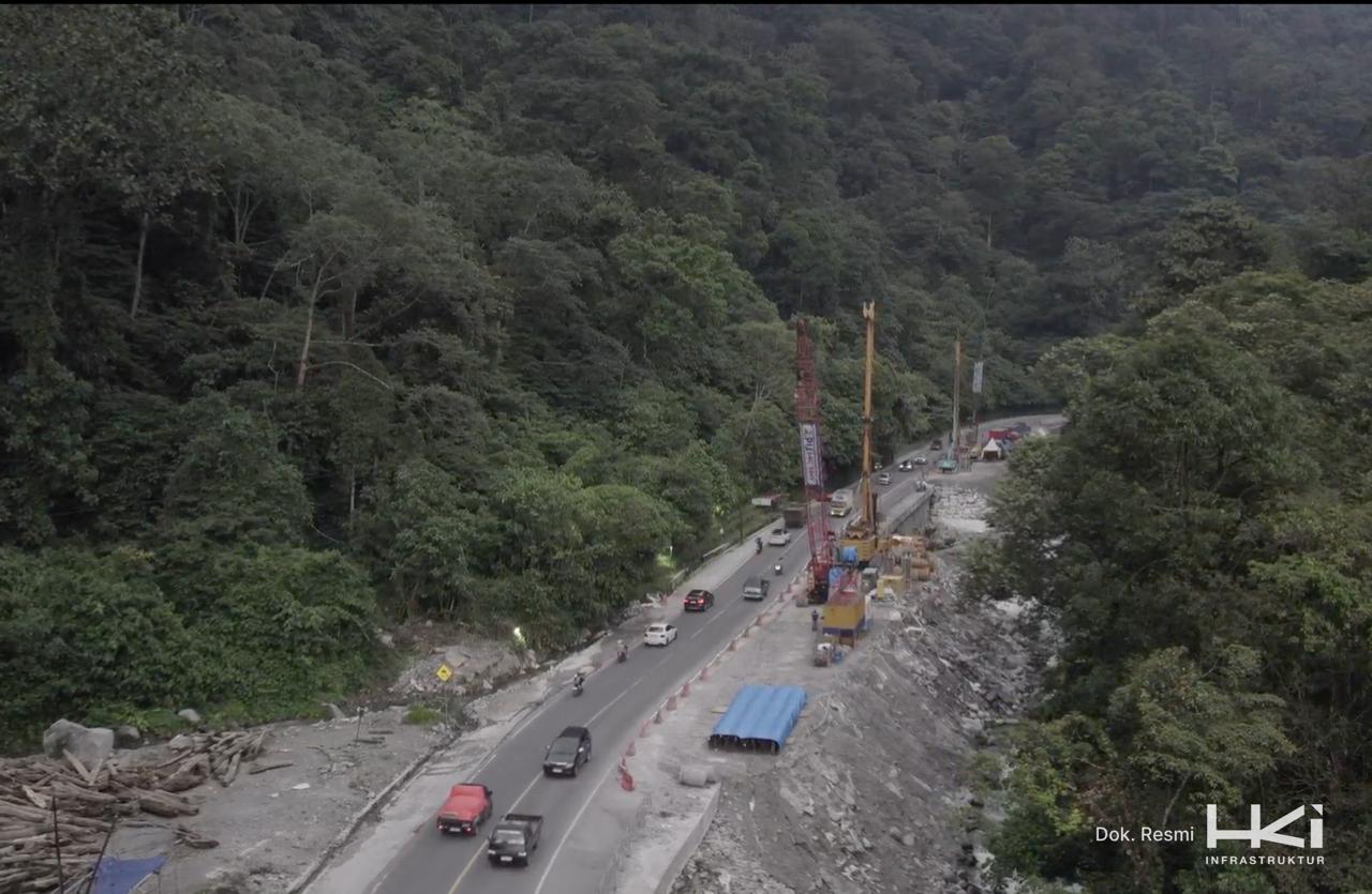 polisi-kembali-terapkan-buka-tutup-jalur-lembah-anai-usai-lebaran