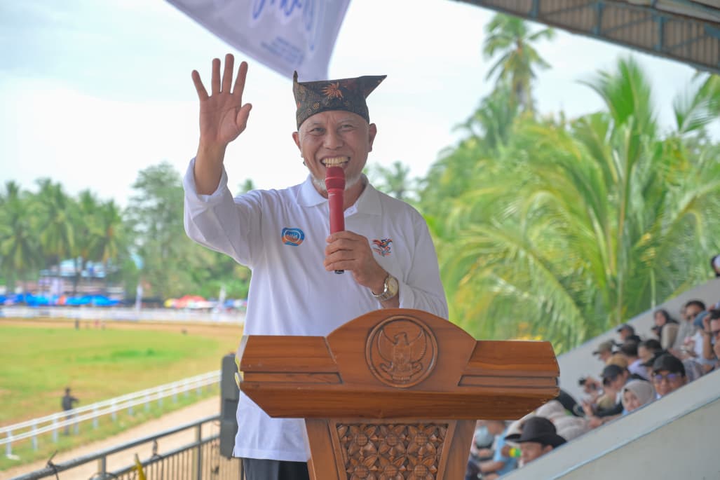 dorong-pariwisata-dan-ekonomi-daerah,-gubernur-mahyeldi-buka-pacu-kuda-padang-pariaman-2026
