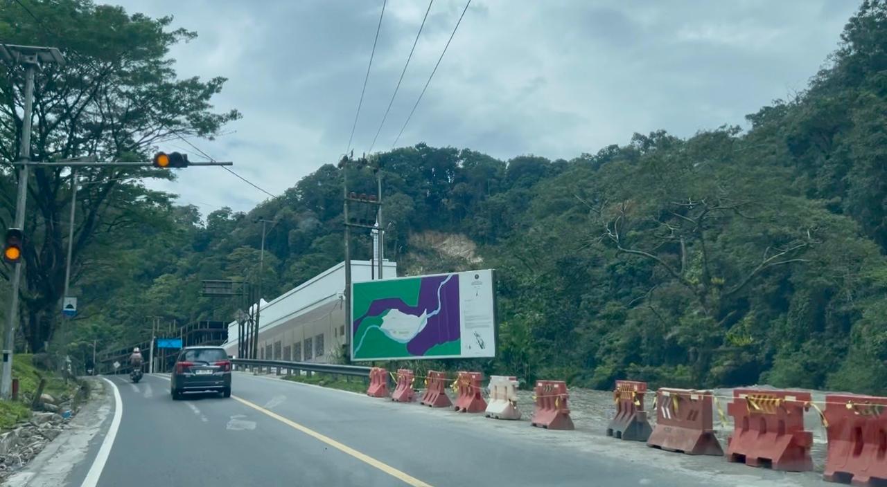 jalur-lembah-anai-dibuka-24-jam-untuk-kendaraan-roda-dua-dan-empat,-sempat-bakal-gunakan-sistem-tutup