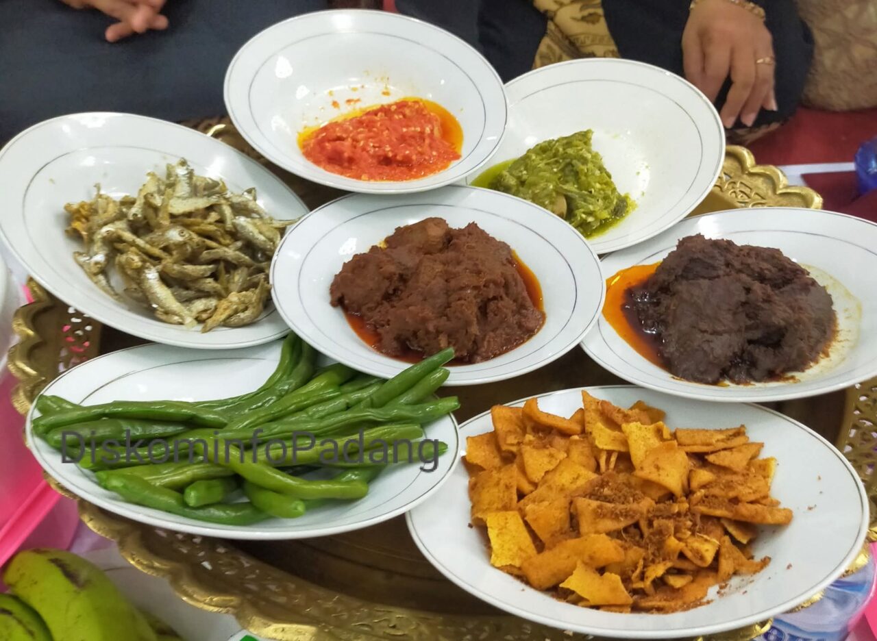 padang-sebagai-kota-gastronomi,-raup-pad-sektor-kuliner-hingga-rp5-miliar-lebih